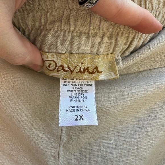 Davina Linen Blend Wide Leg Cream Colored Cropped Pull On Plus Size Pants - Picture 2 of 8